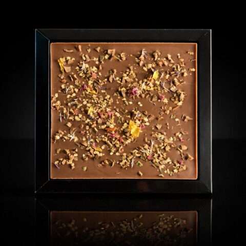 Tablette générique chocolat Bio au lait 40% AUX POIRES ET FLEURS DU VALAIS